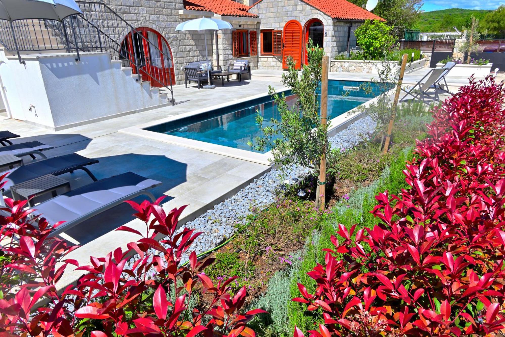 Rubi Villa
